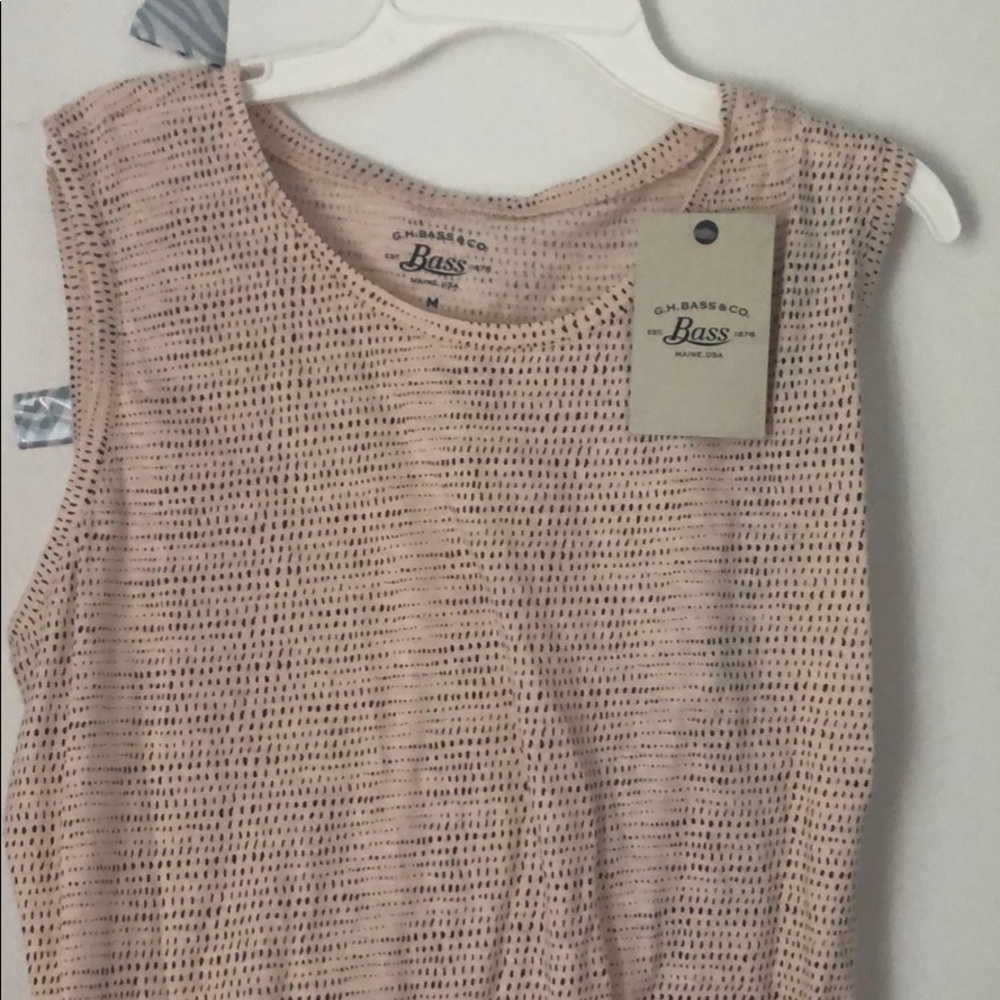 Pink tank top with dotted black stripes